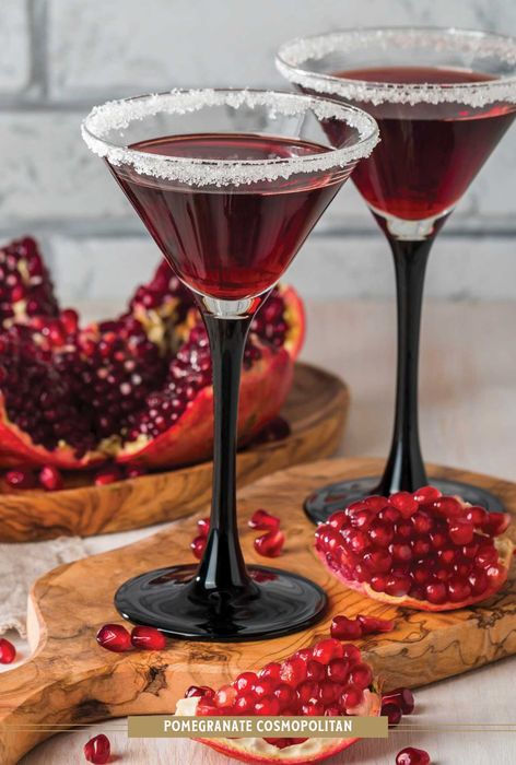 Winter Cheers: Cozy Cold Weather Cocktail and Drink Recipes
