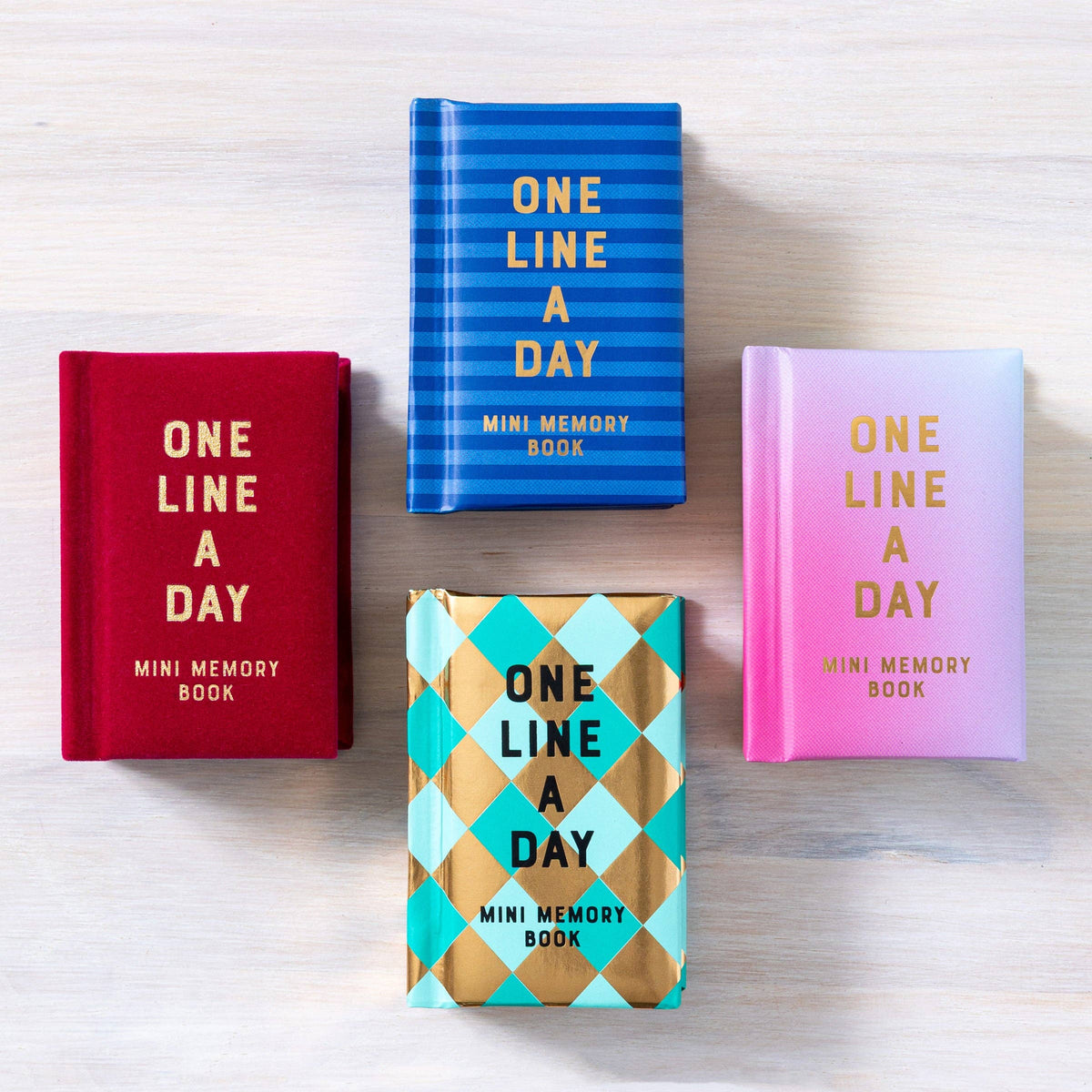 Chronicle Books - Rose Velvet Mini One Line a Day