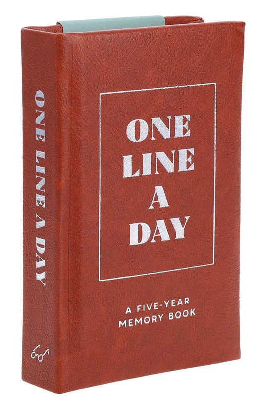 Chronicle Books - Luxe One Line a Day
