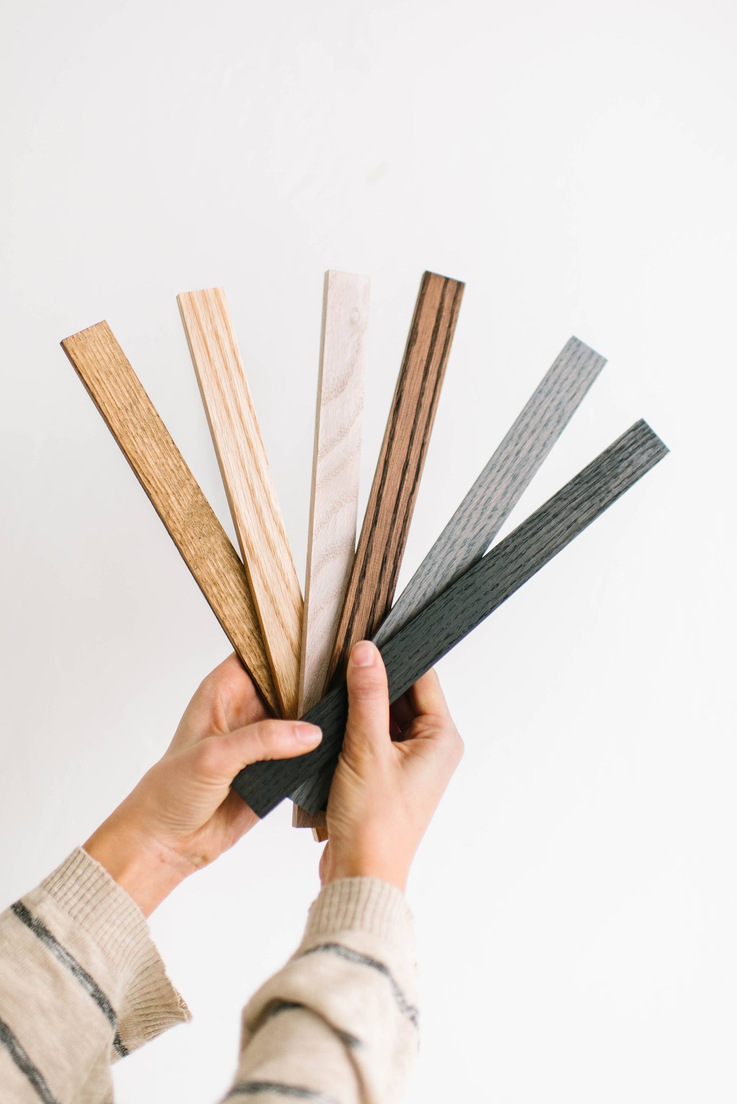 Hanger Frames - 19" MAGNETIC Poster Hanger Frame™ for 18x24" Portrait Prints: Natural Stain / Full retail packaging (poly bag & branded stickers)