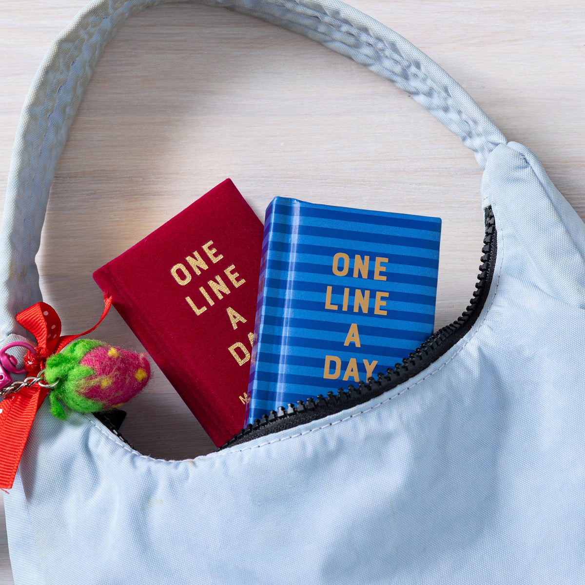 Chronicle Books - Rose Velvet Mini One Line a Day