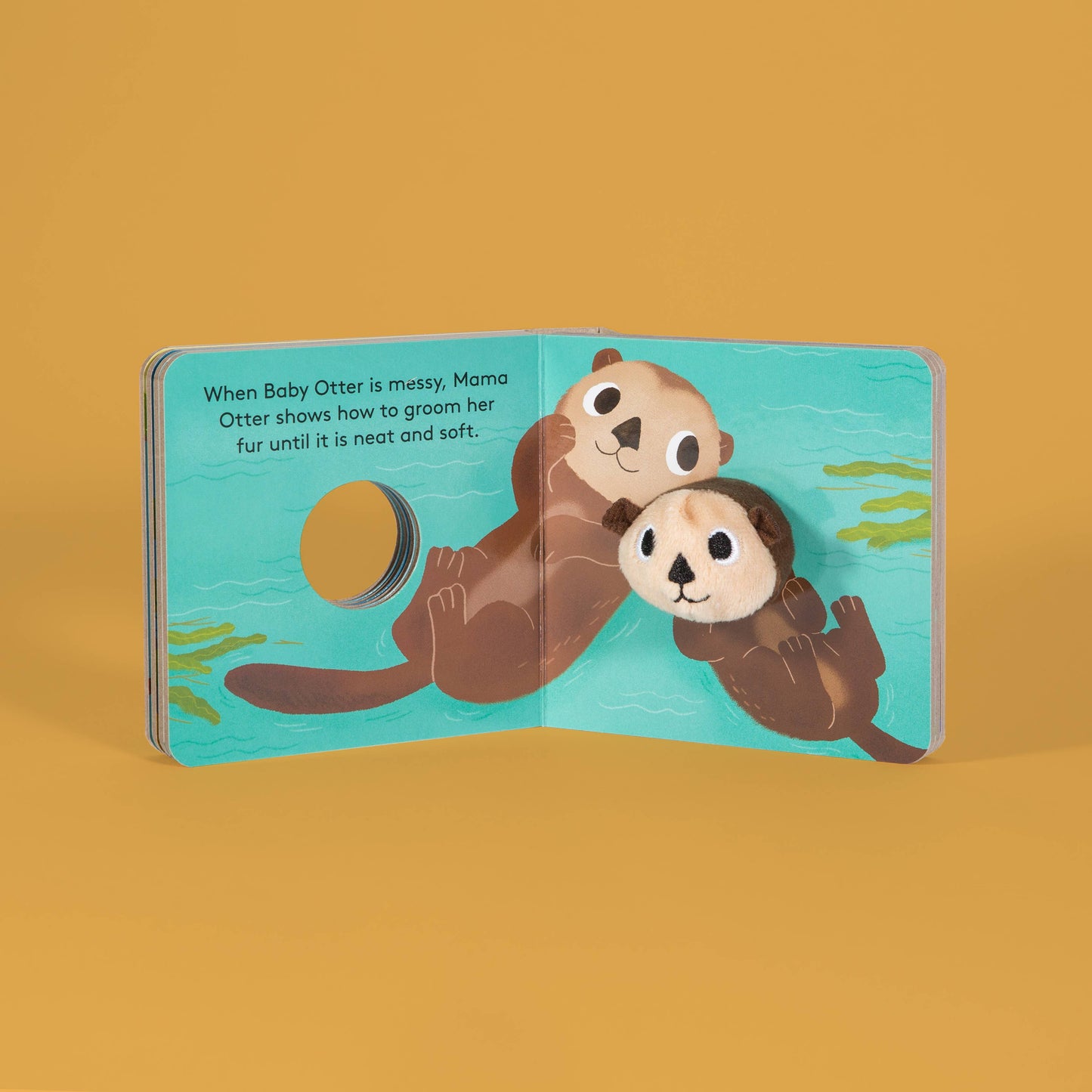 Baby Otter: Finger Puppet Book - Stomping Grounds