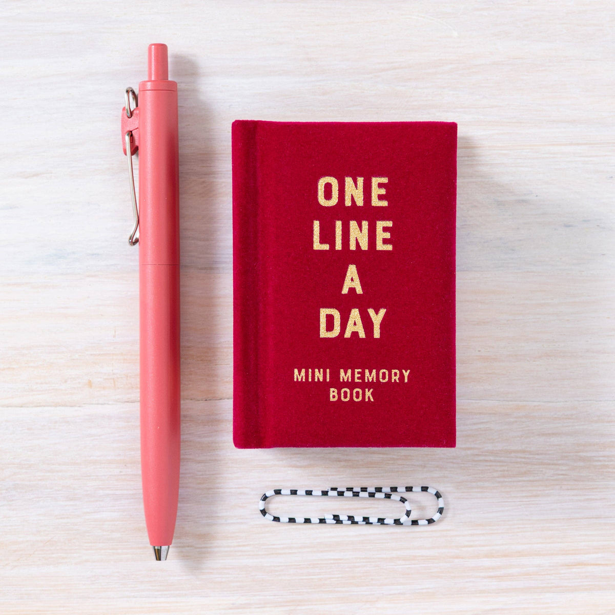 Chronicle Books - Rose Velvet Mini One Line a Day