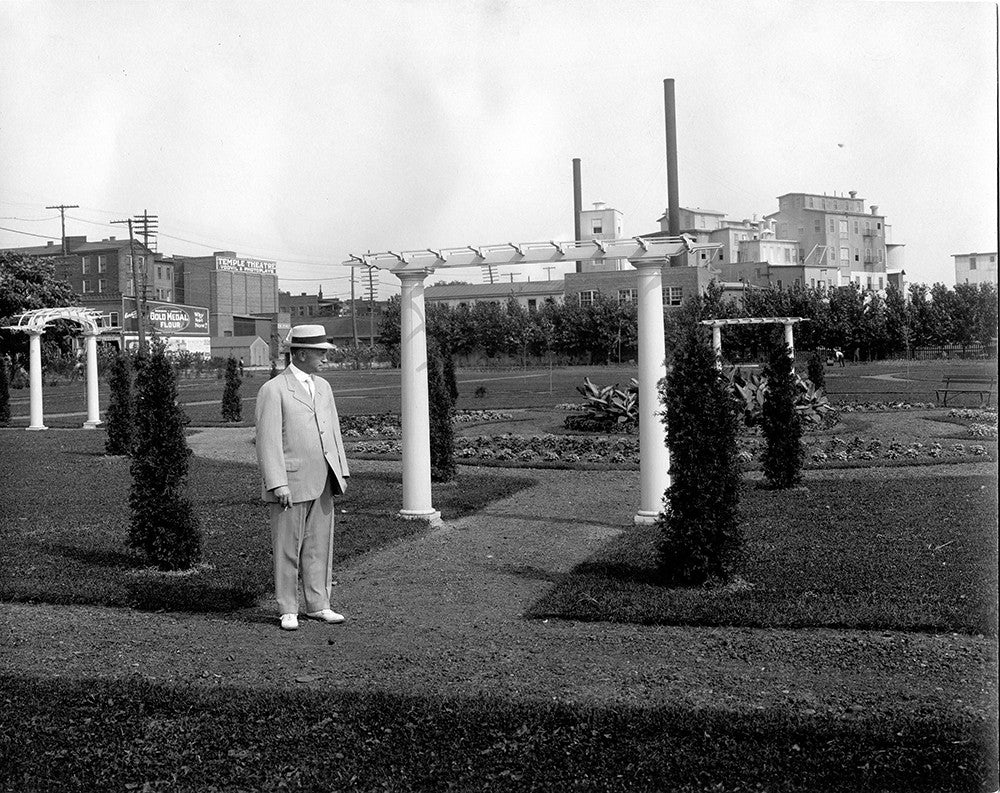 Mayor of Geneva at Lakeside Park - Print - Stomping Grounds